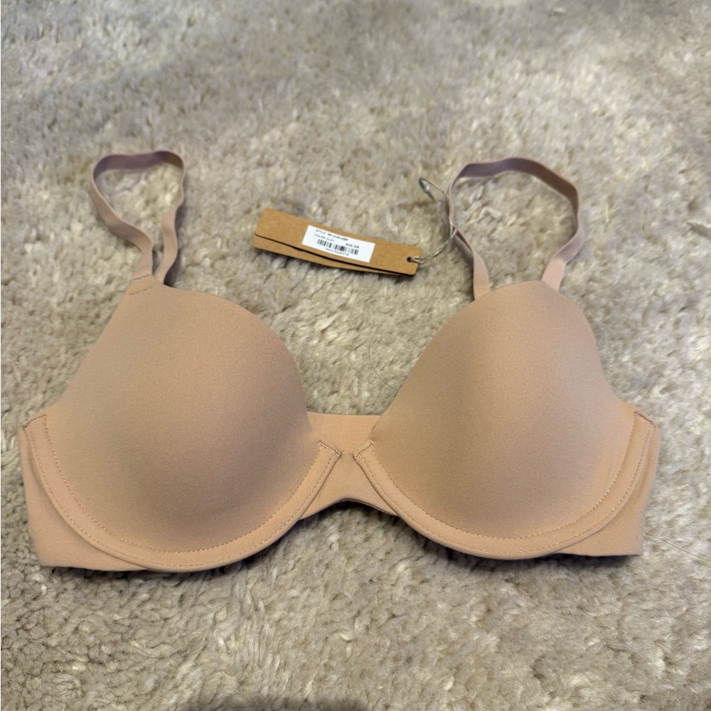 Skims fits everybody clay t shirt bra 30B NWT